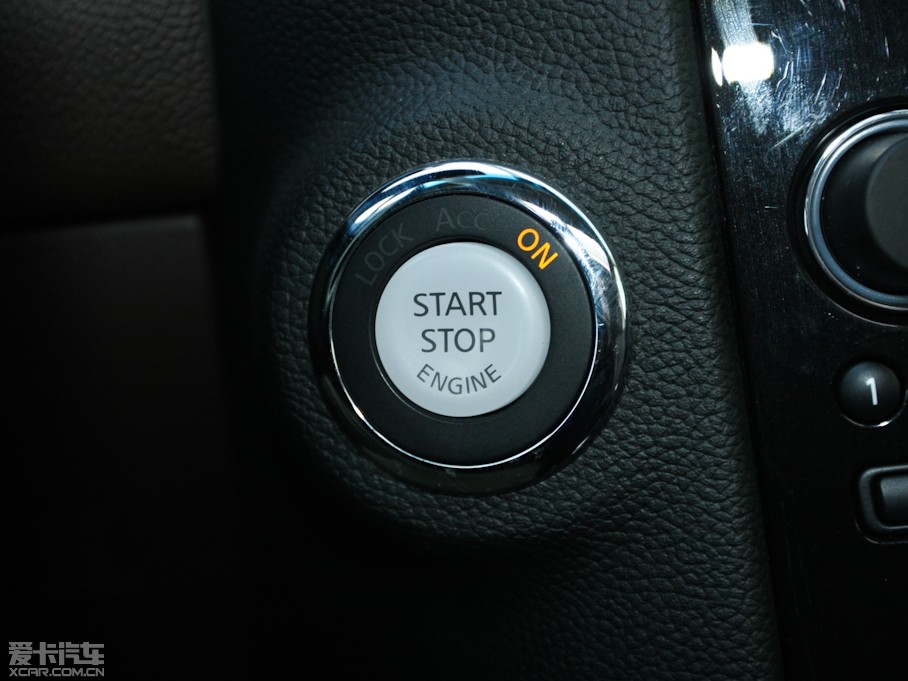 2011��Ӣ�����QX70 35 ���г�Խ��