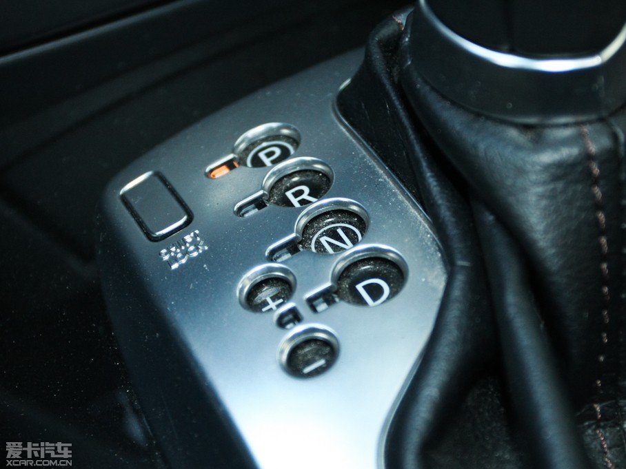 2011��Ӣ�����QX70 35 ���г�Խ��