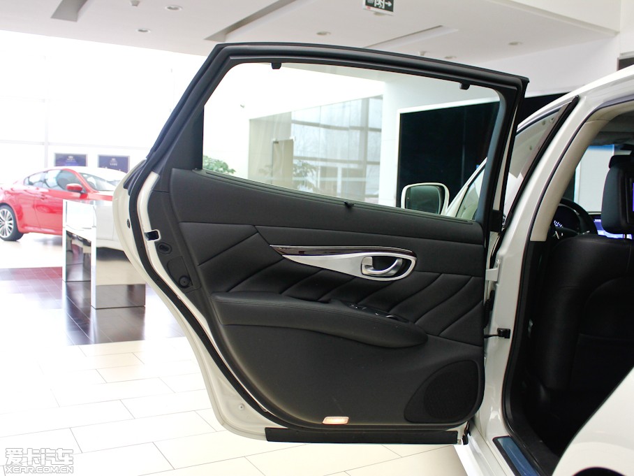 2012ӢQ70L M25L A