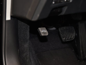 2012款M25L 舒适版 驻车制动器