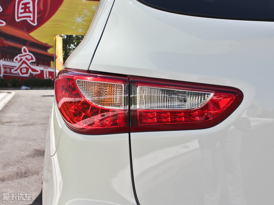 2013ӢQX60(M) 35 ׿Խ