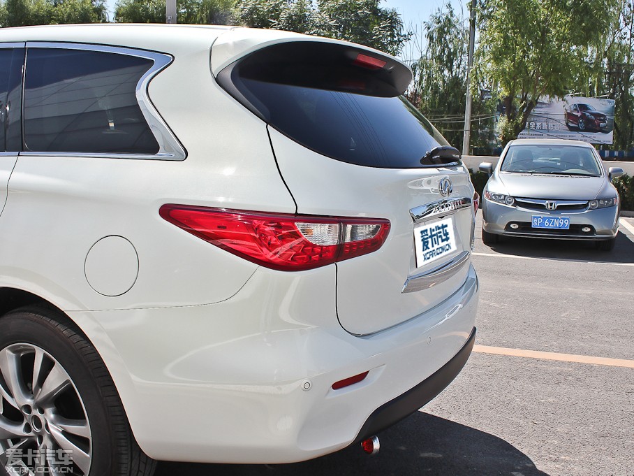 2013��Ӣ�����QX60(�M(j��n)��) 35 ���(q��)׿Խ��