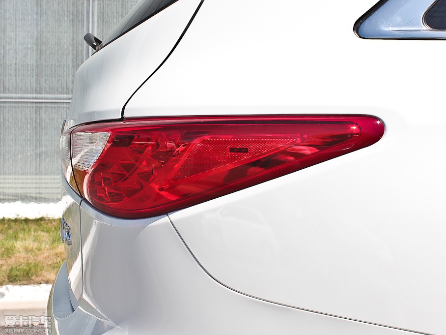 2013ӢQX60(M) 35 ׿Խ