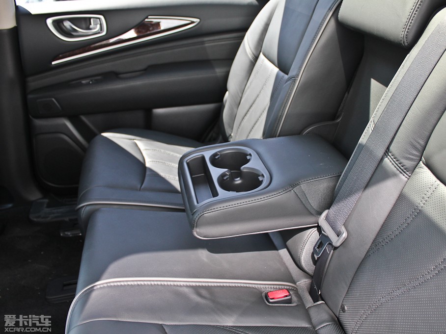 2013��Ӣ�����QX60(�M��) 35 ���׿Խ��