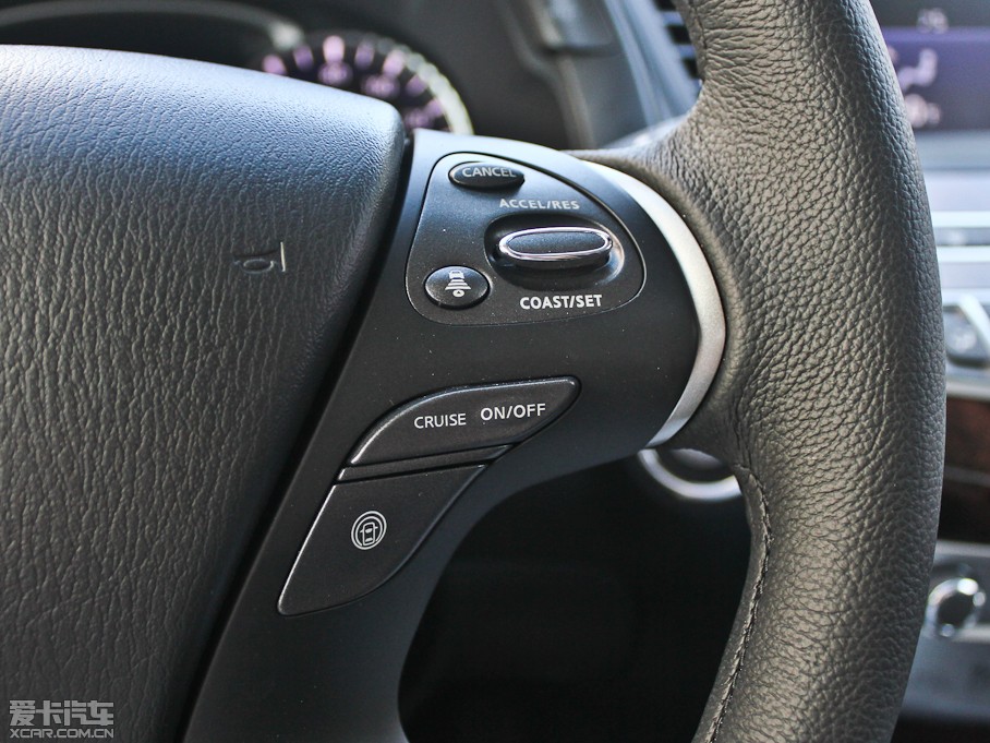 2013��Ӣ�����QX60(�M(j��n)��) 35 ���(q��)׿Խ��