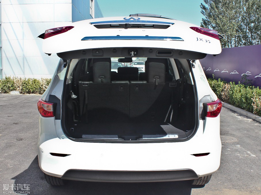 2013ӢQX60(M) 35 ׿Խ