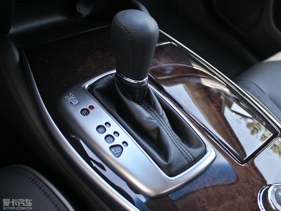 2013ӢQX60(M) 35 ׿Խ