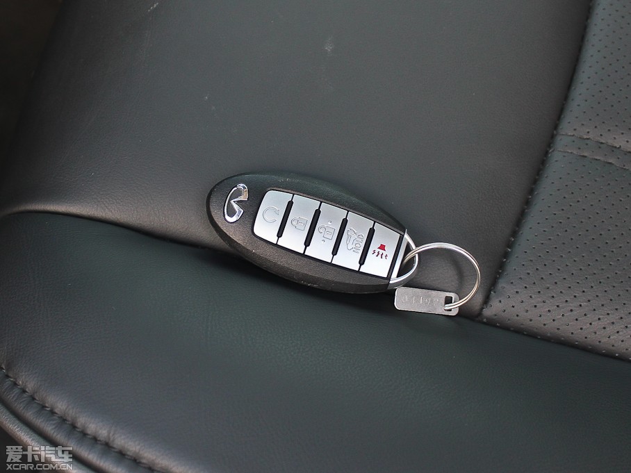 2013��Ӣ�����QX60(�M��) 35 ���(q��)׿Խ��