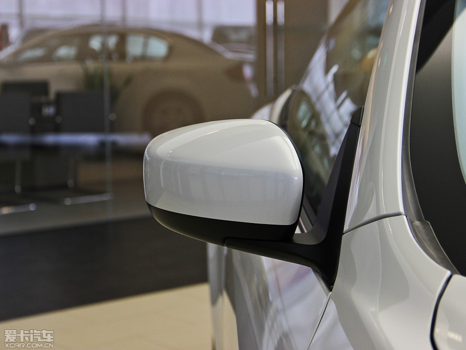 2013ӢQ60 37 Convertible