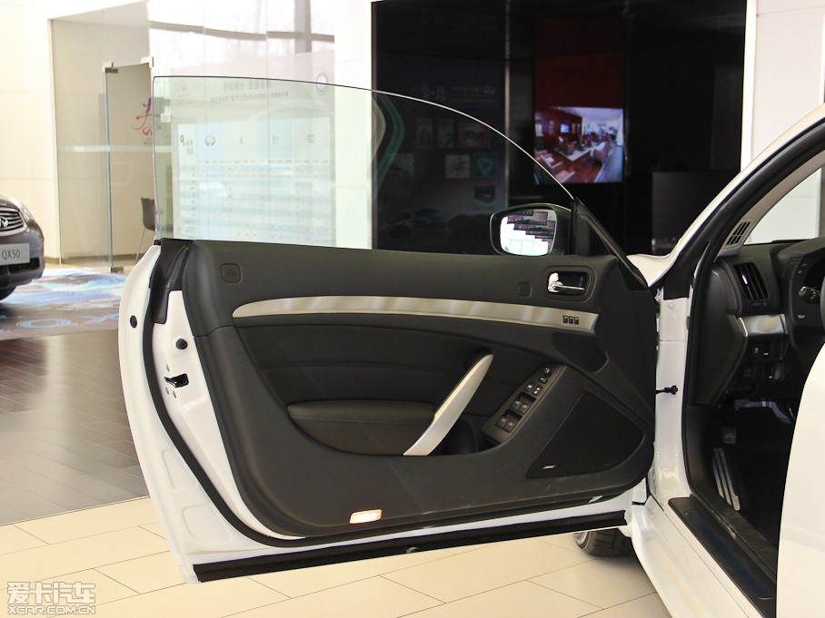 2013ӢQ60 37 Convertible