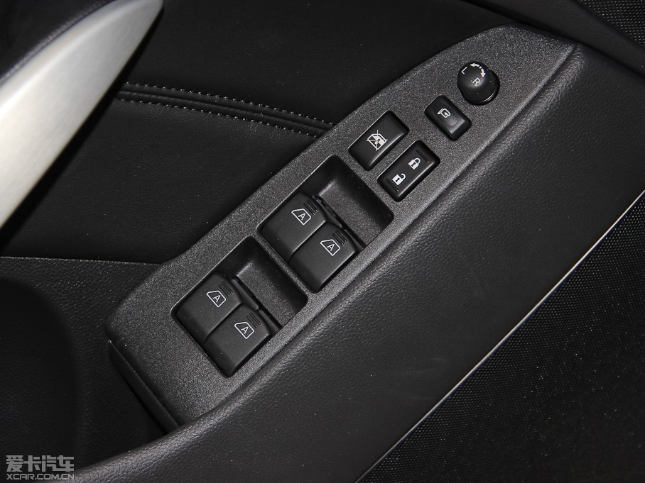 2013ӢQ60 37 Convertible