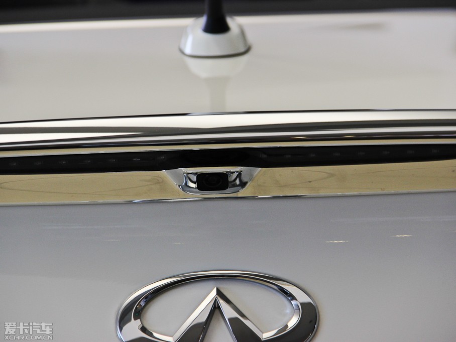 2013ӢQ60 37 Convertible