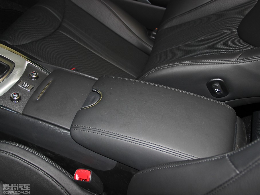 2013ӢQ60 37 Convertible