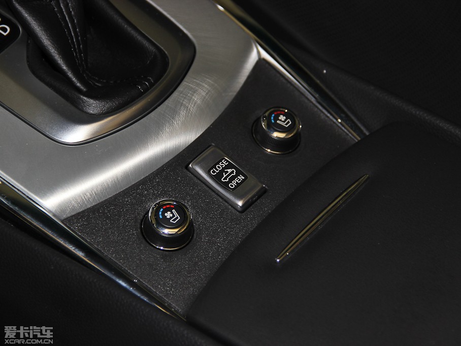 2013ӢQ60 37 Convertible