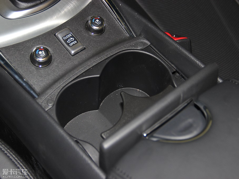 2013ӢQ60 37 Convertible