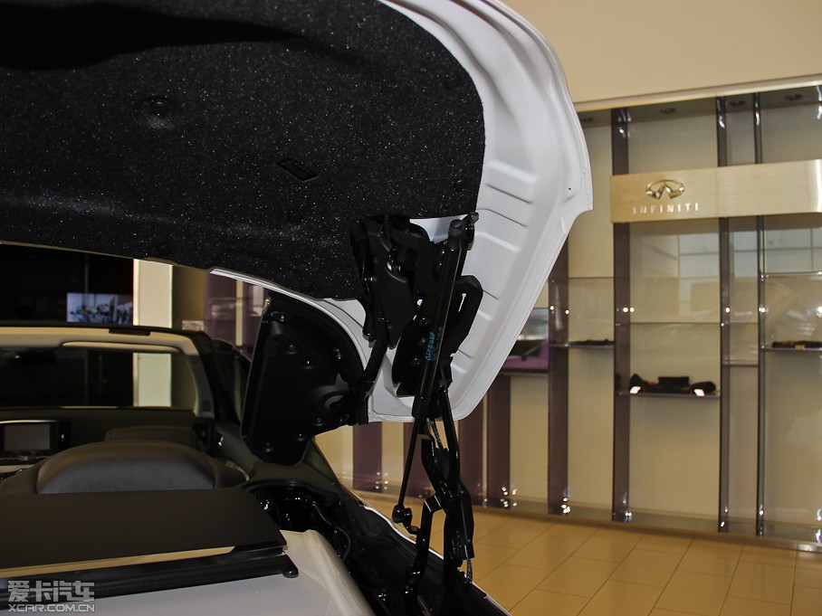 2013ӢQ60 37 Convertible