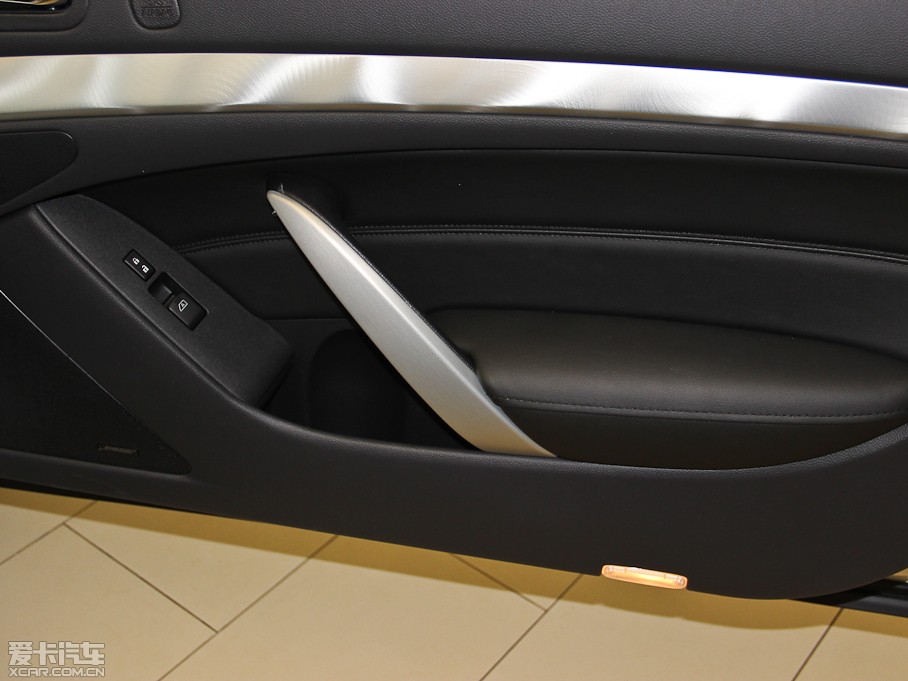 2013ӢQ60 37 Convertible