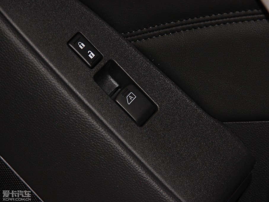 2013ӢQ60 37 Convertible