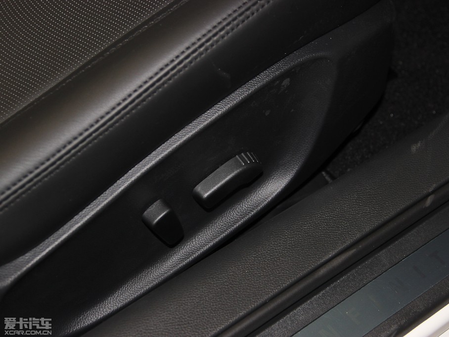 2013ӢQ60 37 Convertible