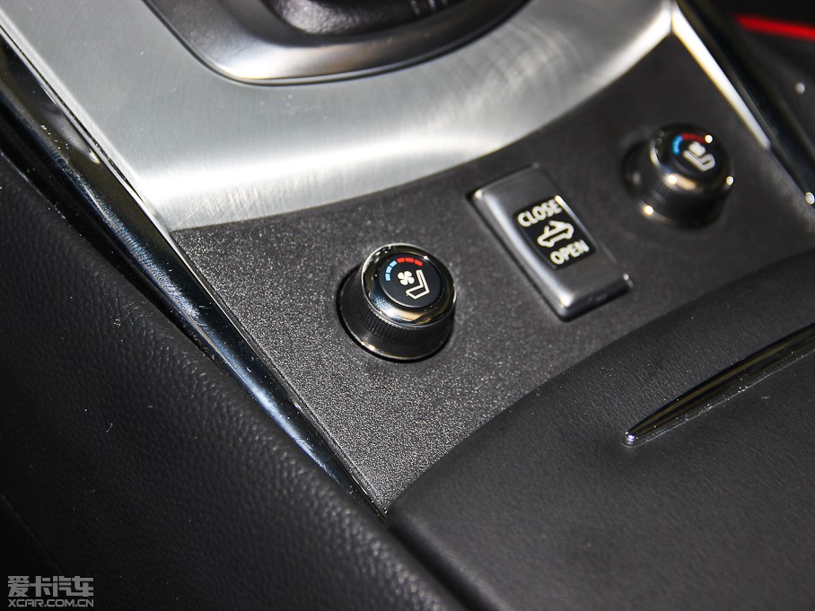 2013ӢQ60 37 Convertible