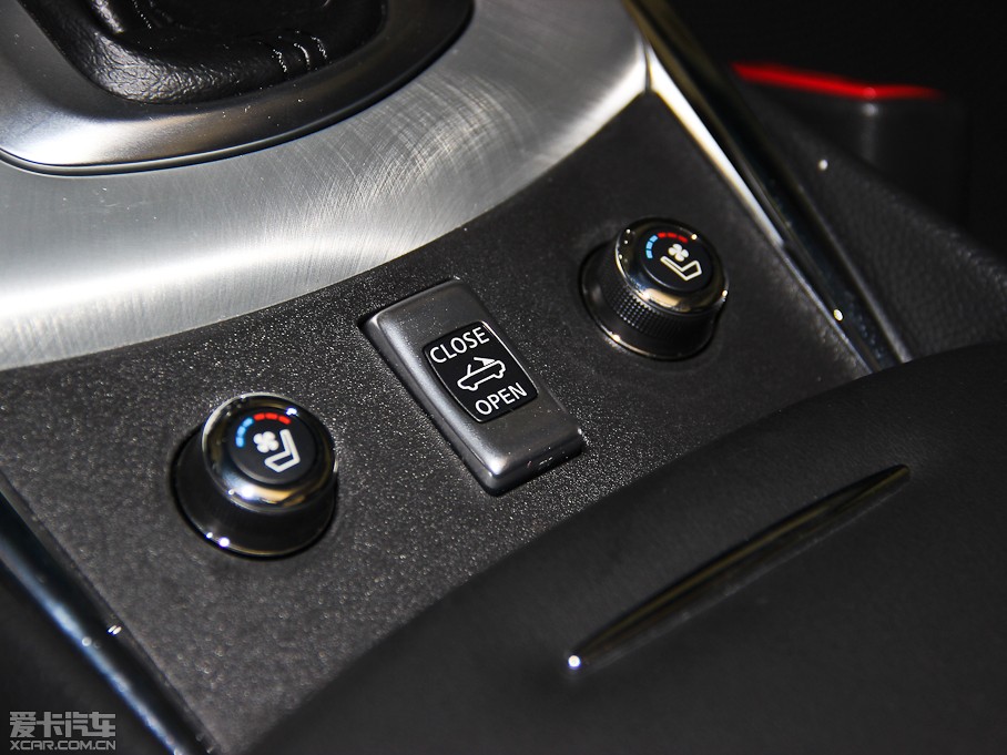 2013ӢQ60 37 Convertible