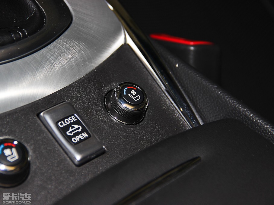 2013ӢQ60 37 Convertible