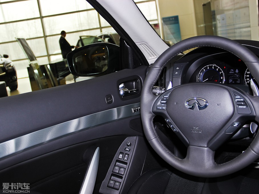 2013ӢQ60 37 Convertible