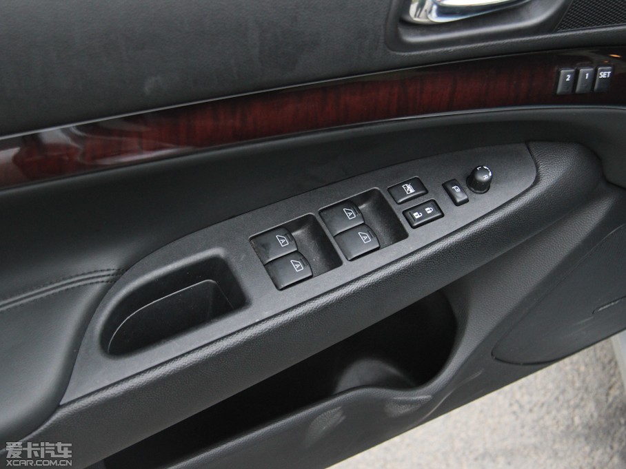 2013ӢGϵ G25 Sedan A\Ӱ