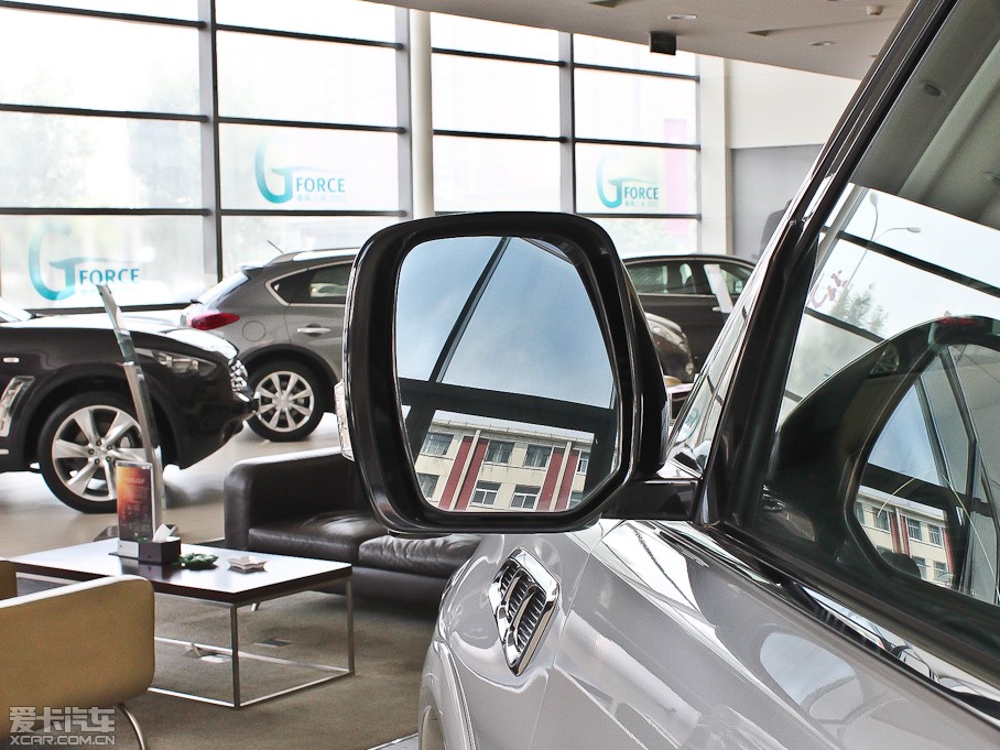 2013ӢQX80 56