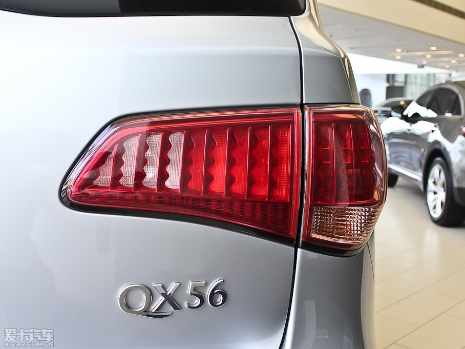 2013ӢQX80 56