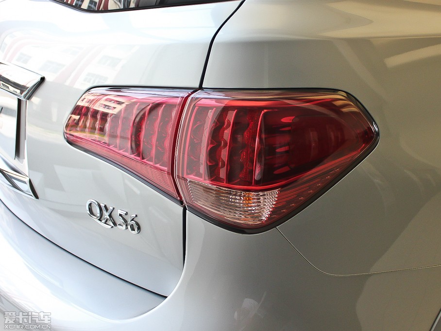 2013ӢQX80 56