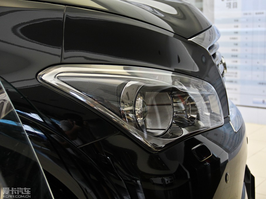 2013ӢQX80 56 