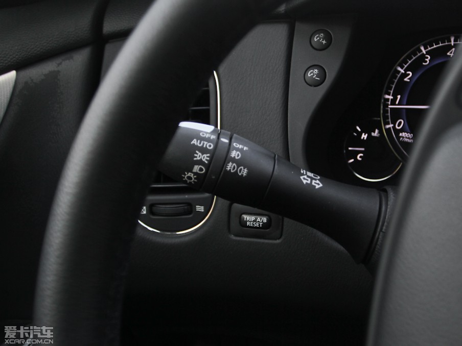 2013ӢQX50(M) 25 򌃞Ű