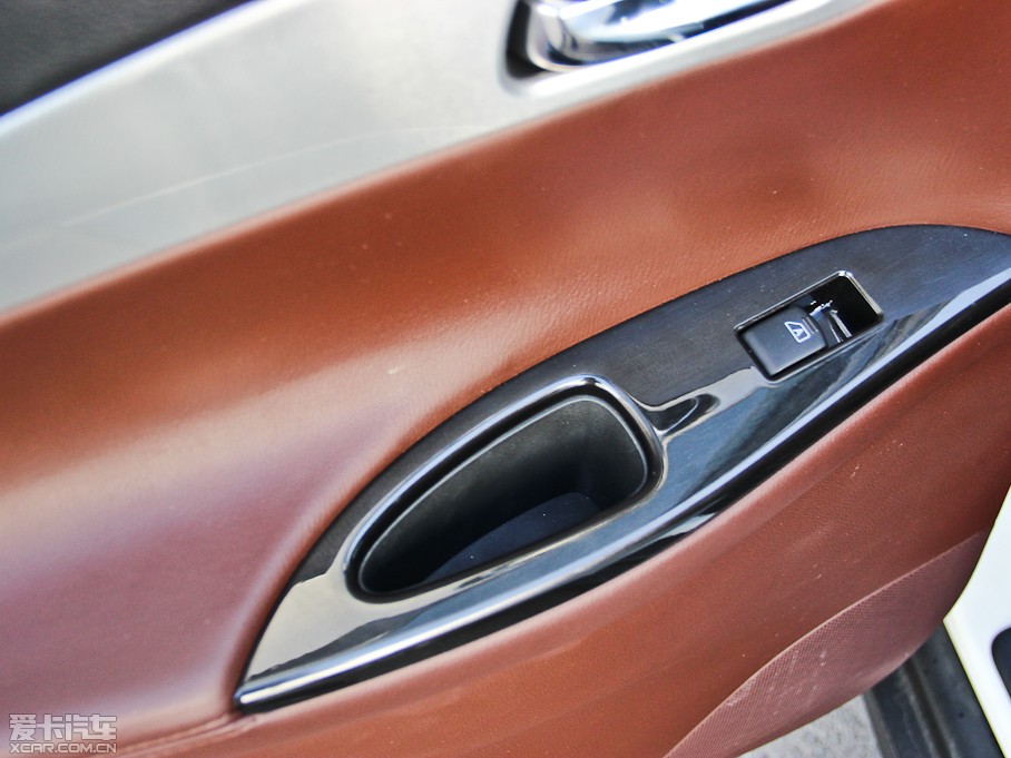 2013ӢQX50(M) Ŀ 2.5L Ű