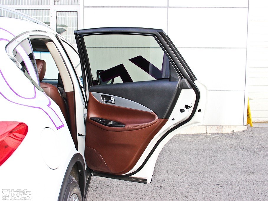 2013ӢQX50(M) Ŀ 2.5L Ű