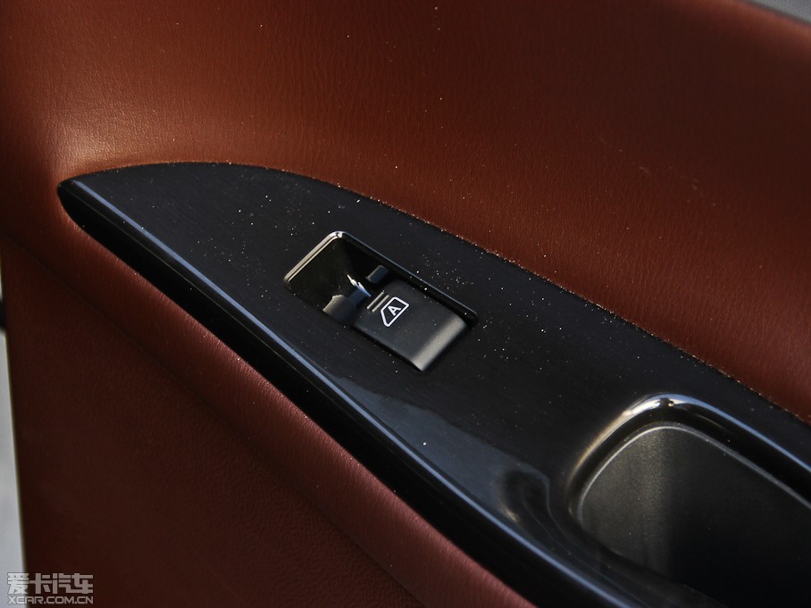 2013ӢQX50(M) Ŀ 2.5L Ű