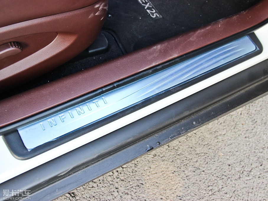 2013ӢQX50(M) Ŀ 2.5L (q)Ű