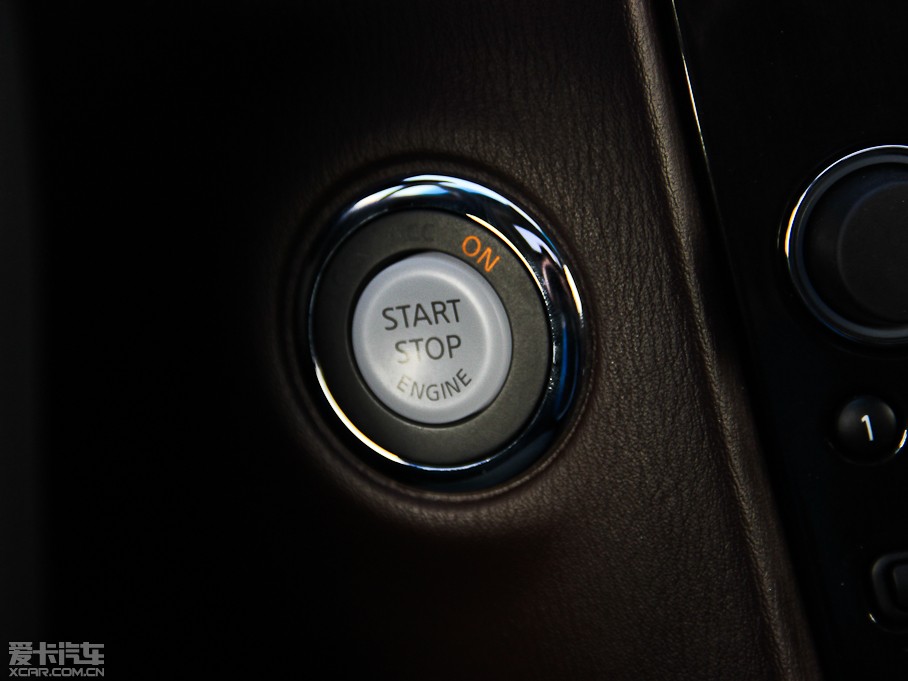 2013ӢQX50(M) Ŀ 2.5L Ű