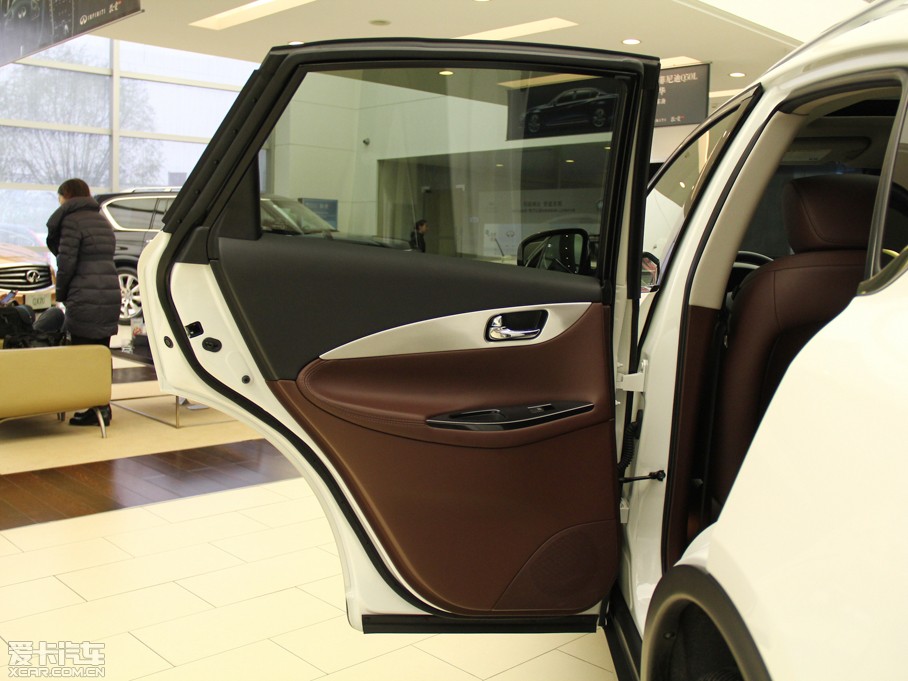 2013ӢQX50(M) Ŀ 2.5L 򌃞Ű