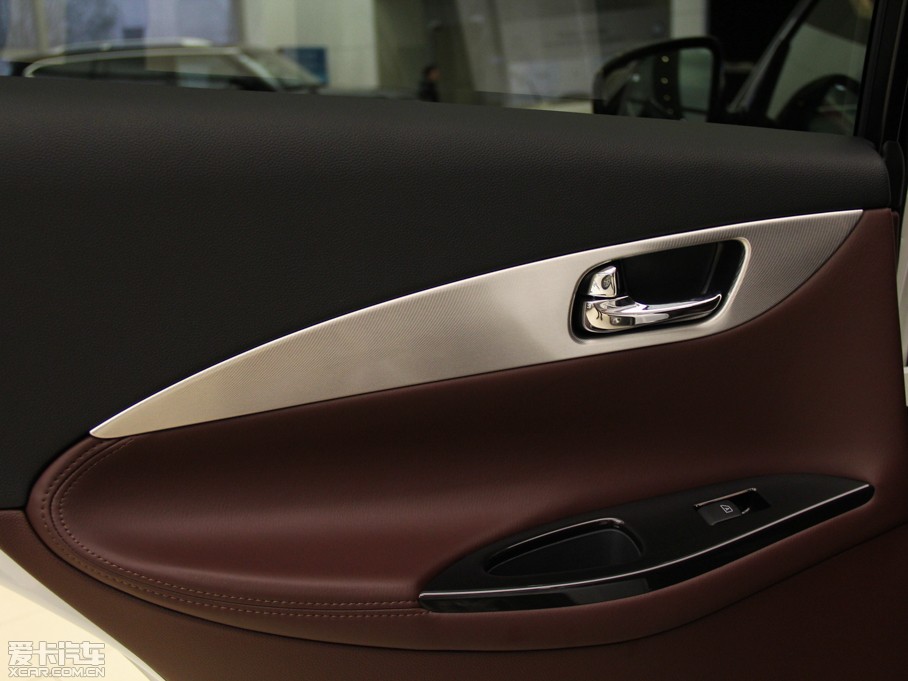 2013ӢQX50(M) Ŀ 2.5L 򌃞Ű