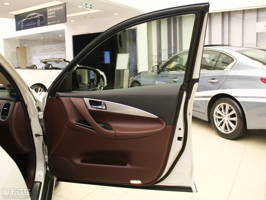 2013ӢQX50(M) Ŀ 2.5L 򌃞Ű