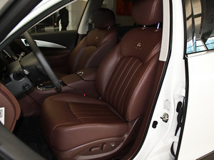 2013款改款 2.5L 后驱优雅版 主驾驶座椅