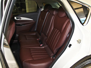2013款改款 2.5L 后驱优雅版 后排座椅