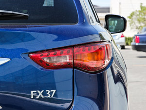 2013款3.7L 五周年限量版 尾灯