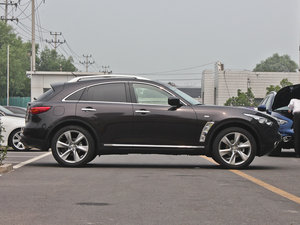 2013款3.7L 标准升级版 整体外观