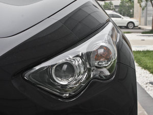 2013款3.7L 标准升级版 大灯