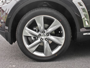 2013款3.7L 标准升级版 轮圈