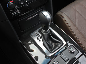 2013款3.7L 标准升级版 换挡杆