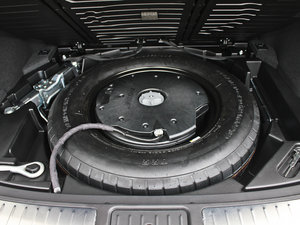2013款3.7L 标准升级版 备胎