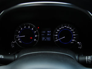 2013款3.7L 超越升级版 仪表